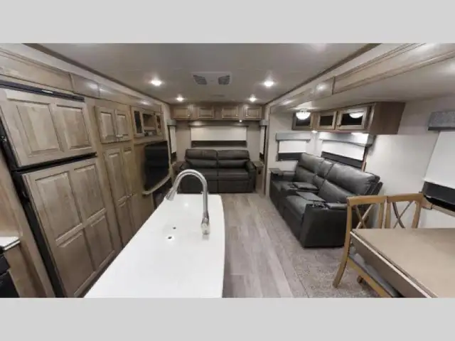 2018 Forest River RV Rockwood Signature Ultra Lite 8328BS - Photo 3