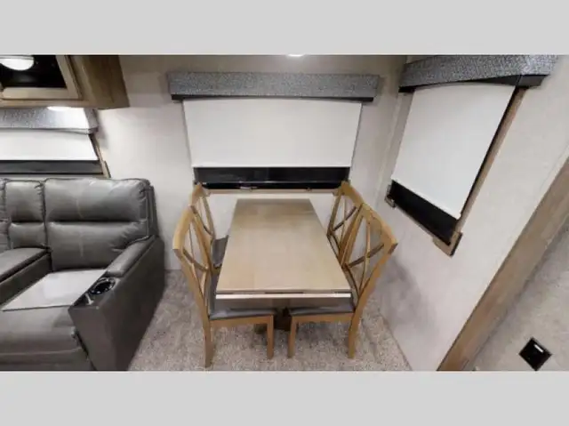 2018 Forest River RV Rockwood Signature Ultra Lite 8328BS - Photo 5