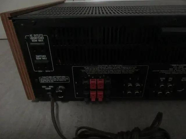 Vintage Stereo Receiver   Realistic STA - 2000  FM-AM  receiver - Photo 9