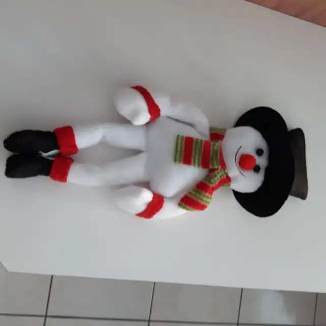 GRAND TOUTOU NEUF BLANC NOIR ROUGE VERT 14'HAU SUPER-DOUX $10.00 - Photo 2