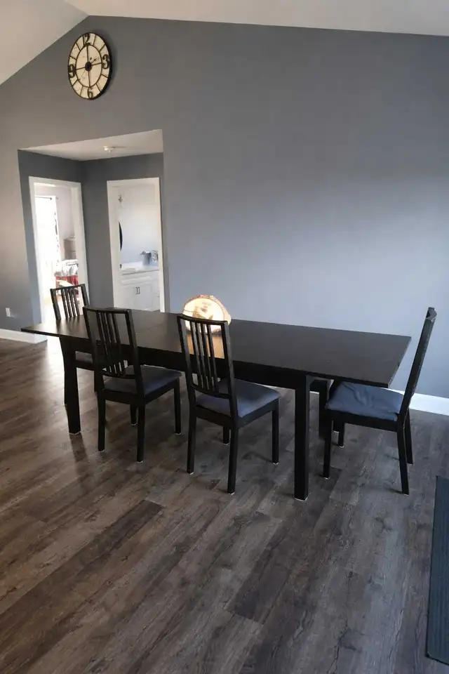 Beautiful 3 1 Bedroom Home on 1 Acre – Steps from Nature - Photo 3