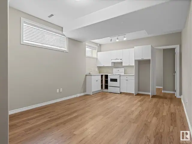 Summerside/Orchards Ellersllie - Basement Suite (Includes Uti) - Photo 4