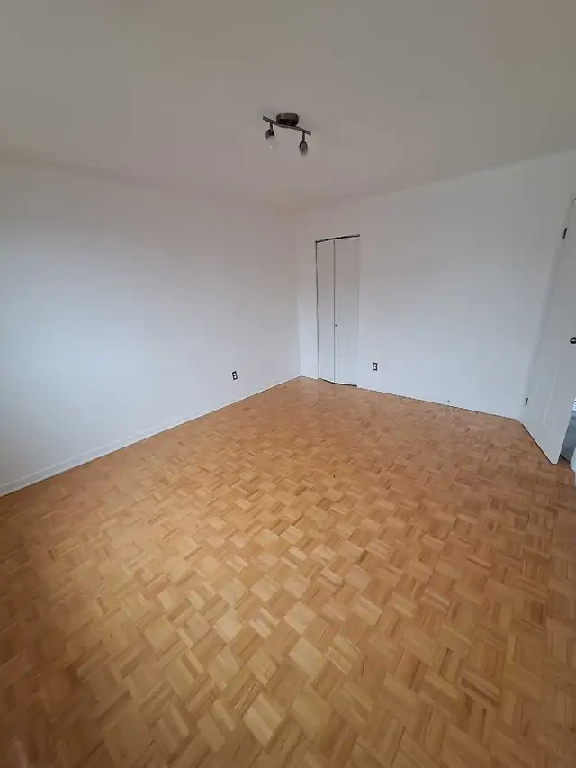 VILLERAY, 4 1/2, Non Chauffé, Troisième Étage, LIBRE - Photo 6