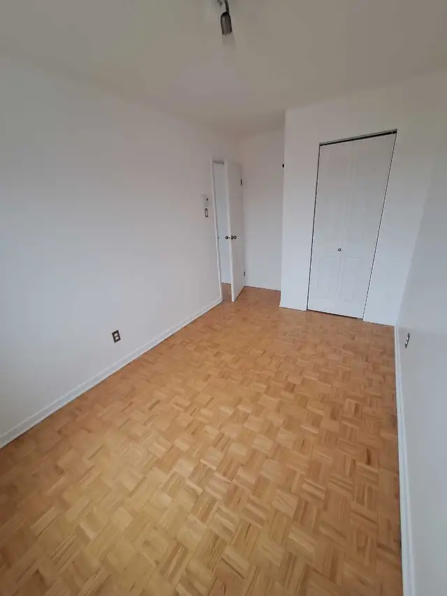 VILLERAY, 4 1/2, Non Chauffé, Troisième Étage, LIBRE - Photo 8