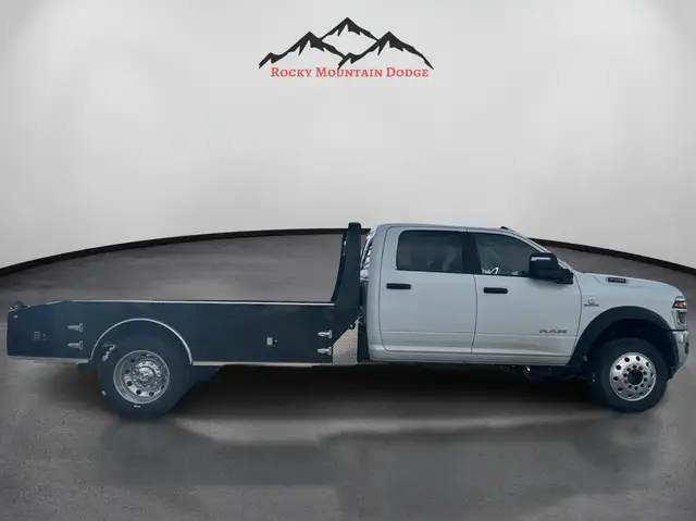 2026 RAM 5500 BIGHORN CAB CHASSIS WITH ALUMINUM DECK - Photo 6