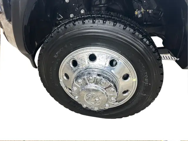 2026 RAM 5500 BIGHORN CAB CHASSIS WITH ALUMINUM DECK - Photo 11