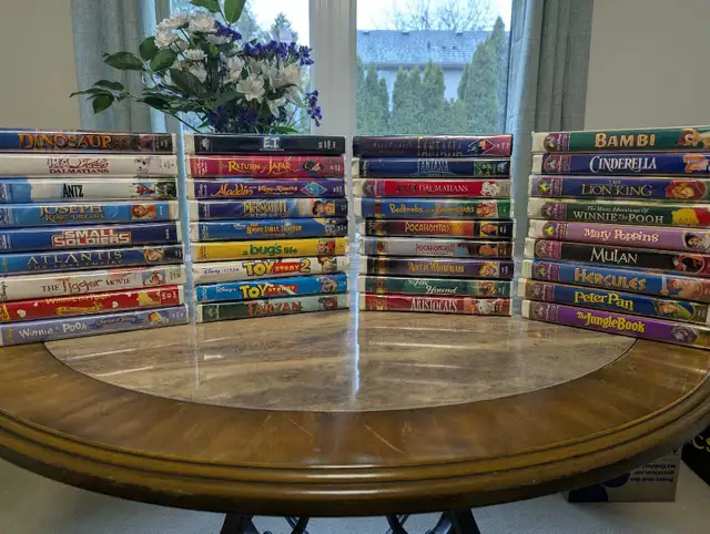 36 VHS Disney Classics Movies •• Fantastic Collection••