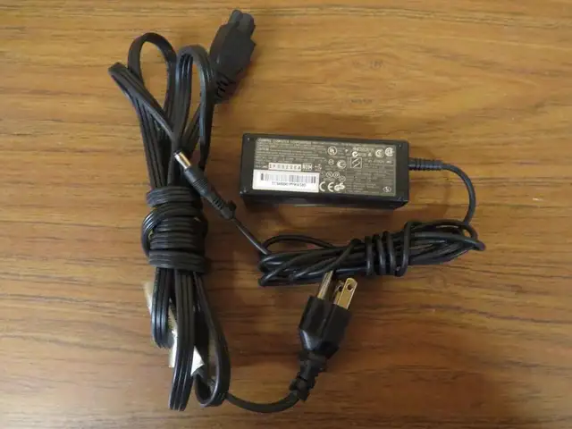 Original HP Compaq Power Adapter Charger