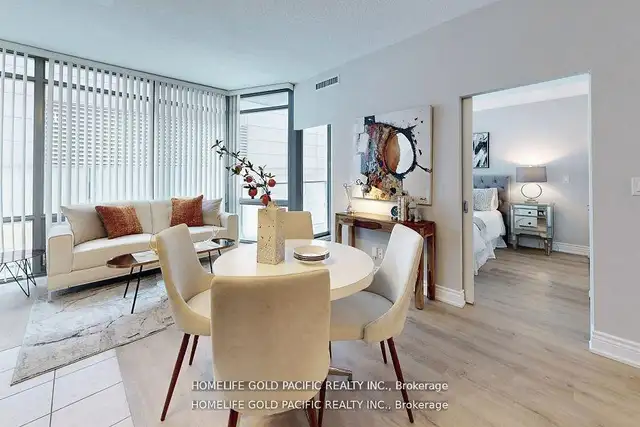 Beautiful 2 bedroom, 2 bathroom suite 832 Bay St. - Photo 27