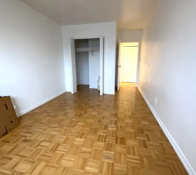 Quiet & Bright 2 Bedroom Apartment with Balcony – All Utilities - Photo 7