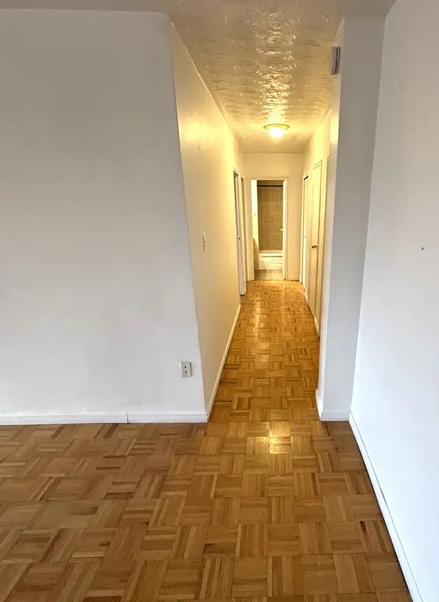 Quiet & Bright 2 Bedroom Apartment with Balcony – All Utilities - Photo 9