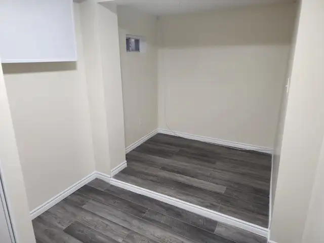 Toronto NEWLY RENOVATED Room for rent - Photo 2