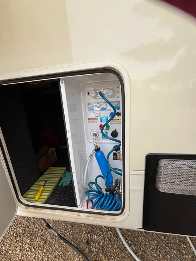 2019 Jayco North Point. 42' - Photo 5