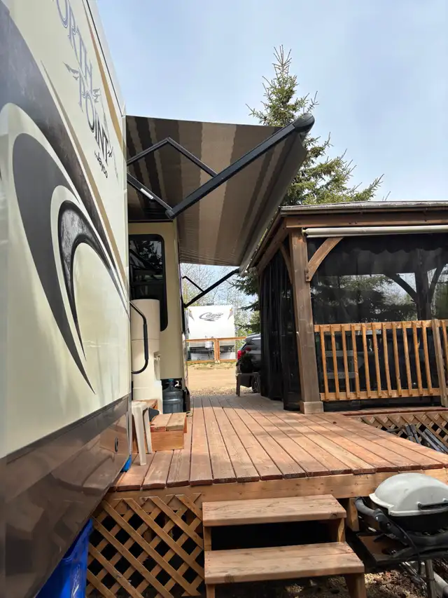 2019 Jayco North Point. 42' - Photo 8