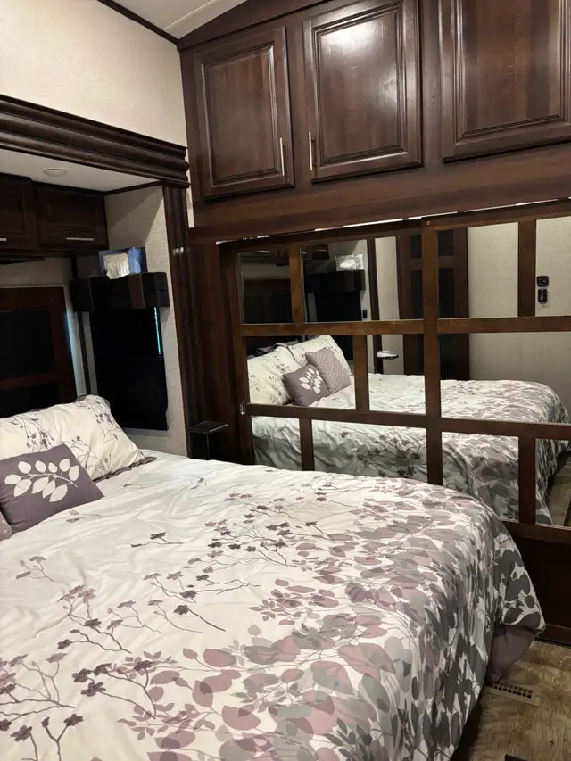 2019 Jayco North Point. 42' - Photo 11