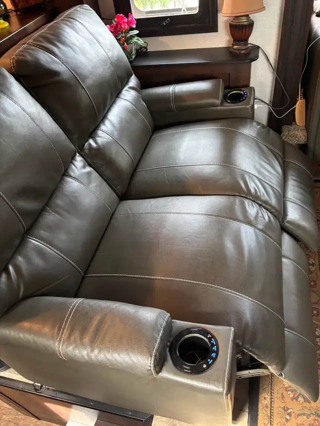 2019 Jayco North Point. 42' - Photo 20