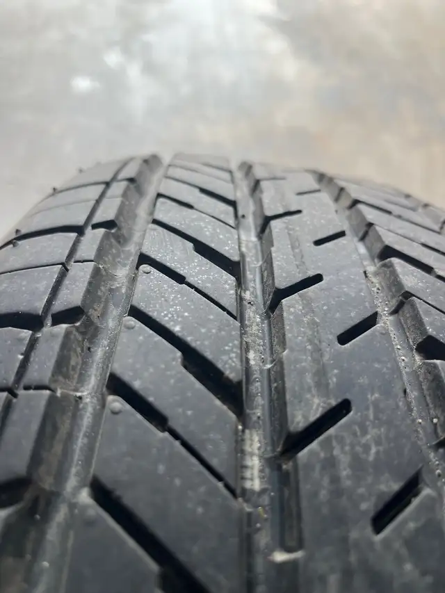 225 60R 17  all season tires - Photo 3