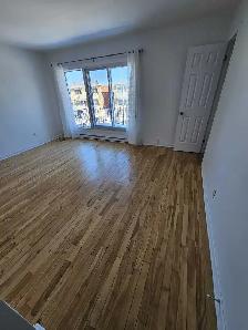 4 1/2, LASALLE, Non Chauffé, Deuxième Étage, LIBRE