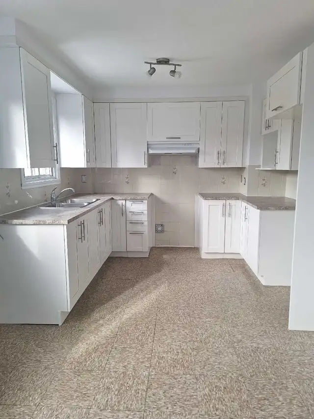 4 1/2, LASALLE, Non Chauffé, Deuxième Étage, LIBRE - Photo 2