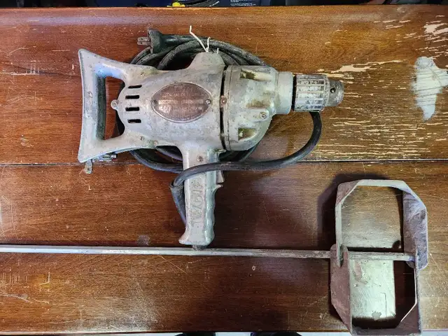 Heavy Duty Mixing Drill w/Auger