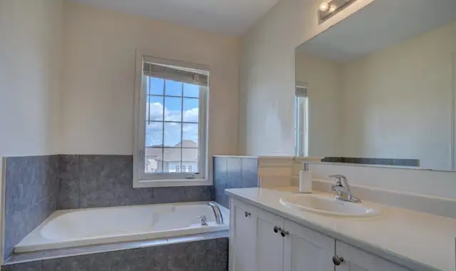 Beautiful Semi-Detached House for Rent in Ajax | 3 Parking - Photo 2