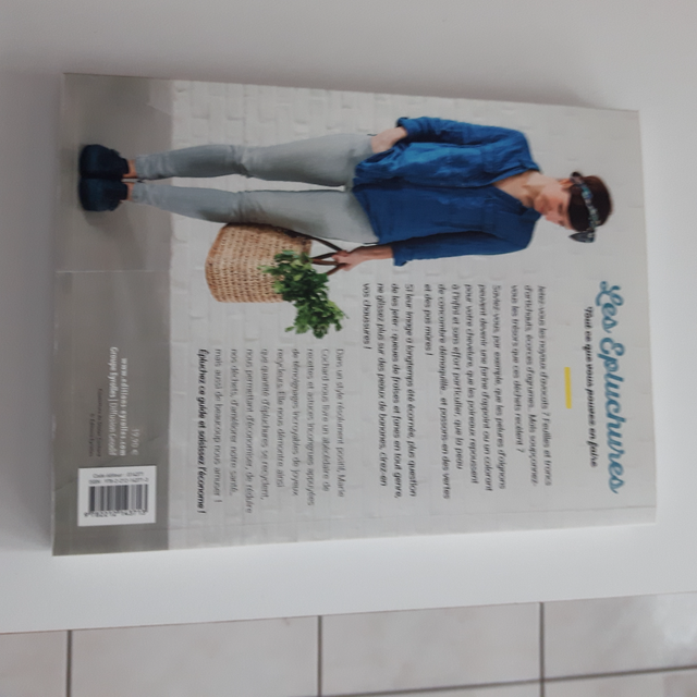 BON LIVRE NEUF DE MARIE COCHARD LES ÉPLUCHURES ,143 PAGES: $5.00 - Photo 2