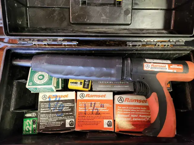 Ramset Mastershot Fastening Set w/Case & Nails