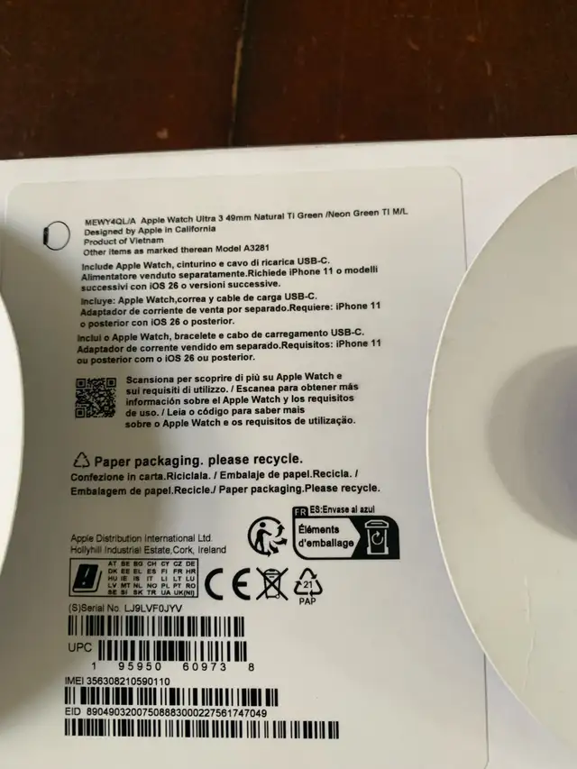 BNIB Apple Watch - Photo 2