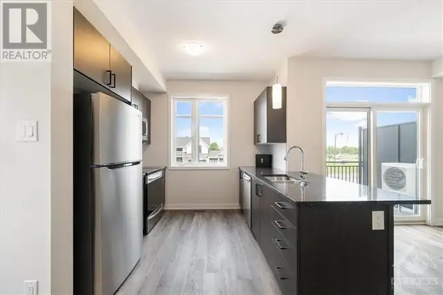 TOWNHOUSE FOR RENT - Photo 9