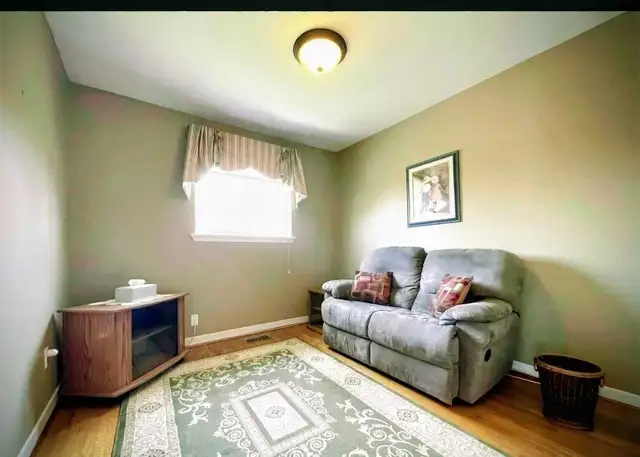 3 BEDROOM HOUSE FOR RENT - Photo 9