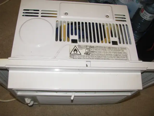 Window Air Conditioner - Photo 3