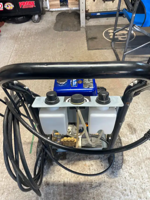 Simoniz gas power washer - Photo 3