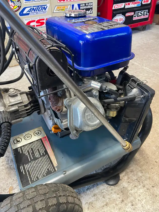 Simoniz gas power washer - Photo 4