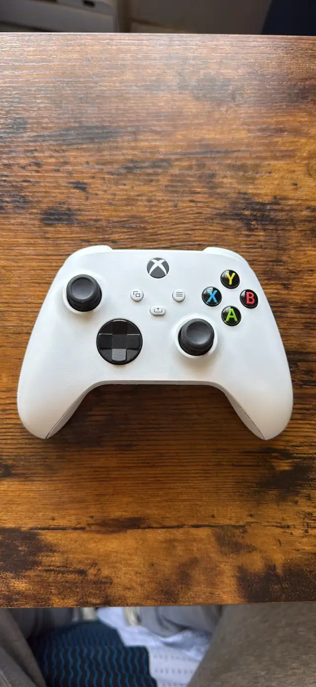 Xbox Controllers - Photo 3