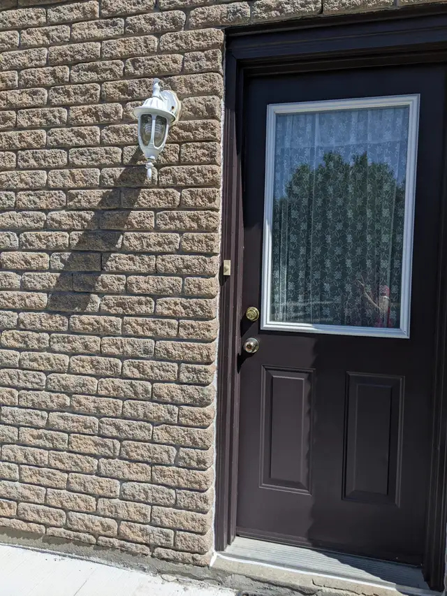 Bright and spacious 2 Bedroom Apartment (legal), South End - Photo 2