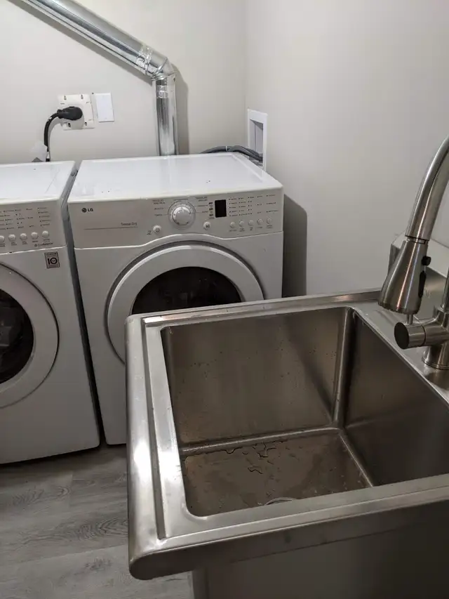 Bright and spacious 2 Bedroom Apartment (legal), South End - Photo 4