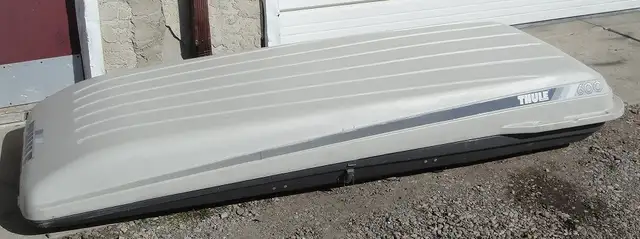 THULE 600 ROOF TOP CARGO CARRIER / SKI BOX