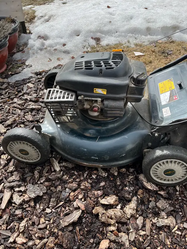 Yardworks gas lawnmower