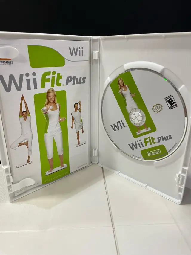 WII FIT PLUS BOARD IN BOX W/GAME - Photo 4