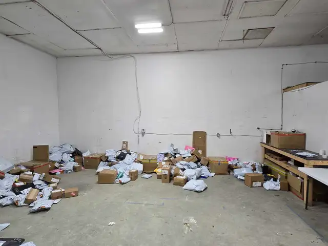 Levesque street commercial warehouse - Photo 3