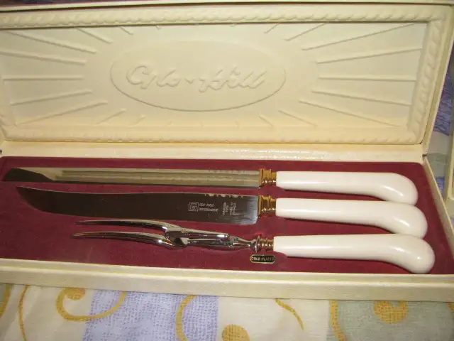 GLO - Hill vintage carving set plus steak knife set