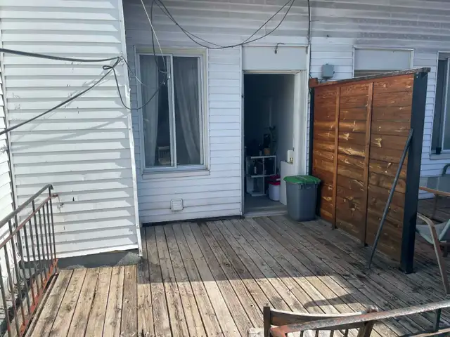 Grand 2 1/2 rénové, très ensoleillé à louer / Semis-meublé - Photo 10