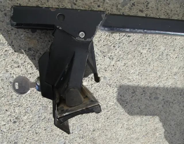 THULE ROOF TOP CROSS BARS / CARGO BARS - Photo 4