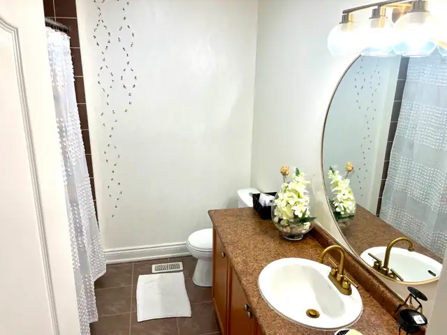 $725 All-Inclusive Furnished Room – FEMALE ONLY – Utilities & Wi - Photo 3