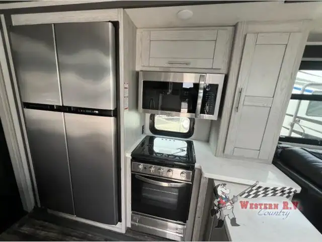 2022 Fuzion 429 - Photo 9