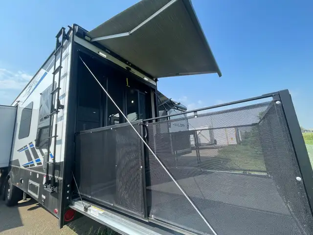 2022 Fuzion 429 - Photo 25