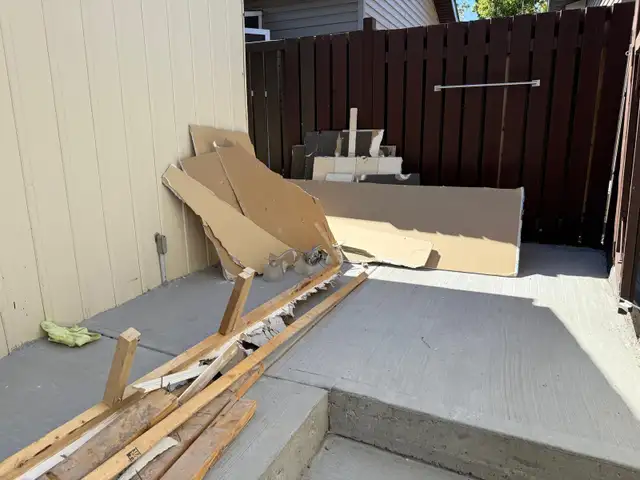 cheapest and fastet Junk removal service in Calgary - Photo 3