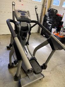 Nautilus Elliptical EV7.18 Pro Like New
