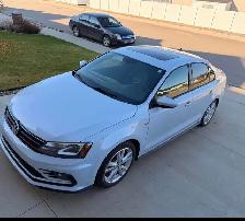 2017 Volkswagen Jetta GLI (Mint condition)