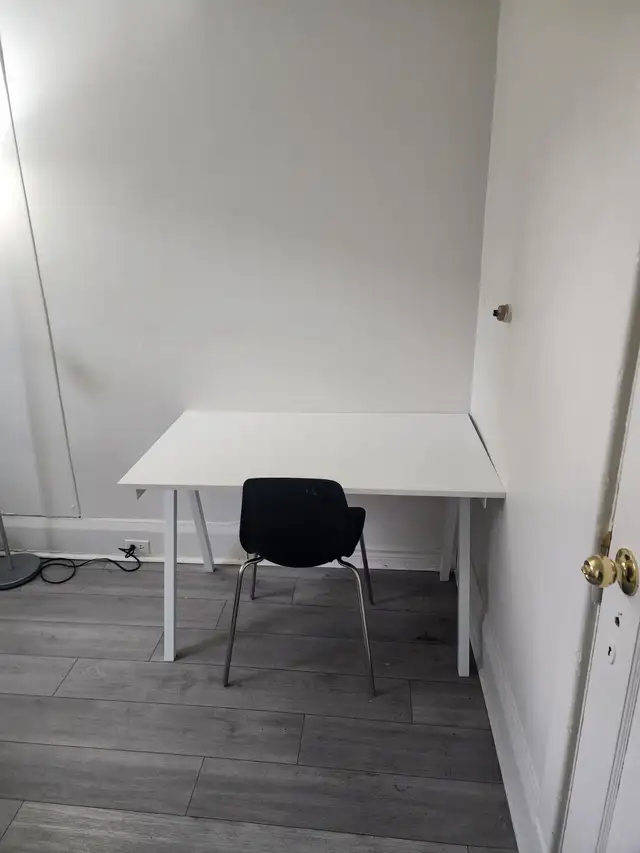 Nice room in a house, utilities WiFi included, Christie-St.Clair - Photo 4